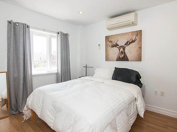 5th image of 3214 30th Ave APT 3B