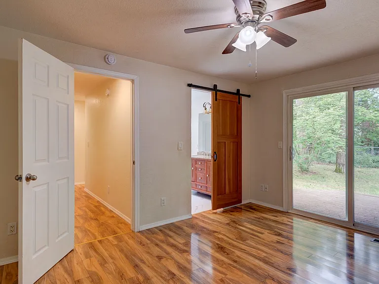 1230 SW Ingleside Ct — Photo 12