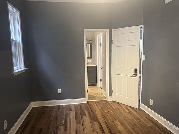 main bedroom with en-suite bath