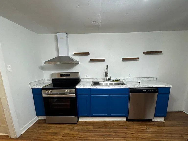 426 W King St #R — Photo 2