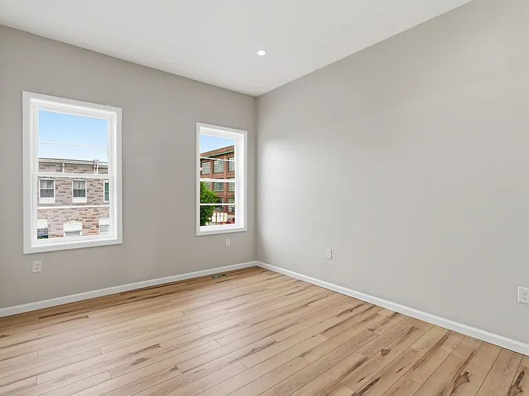 2427 Ashland Ave — Photo 12