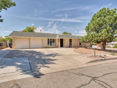 6800 Orphelia Ave NE, Albuquerque, NM, 87109