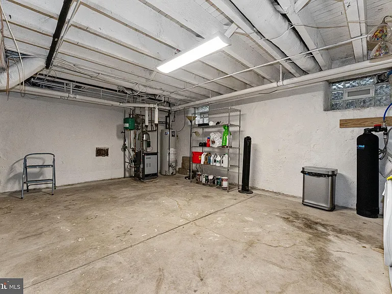 471 Athens Ave — Photo 36