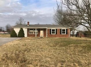 Rolling Hills Cir, Hillsville, VA 24343