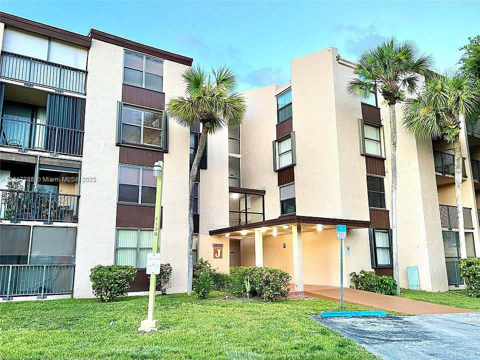 Promenade At Kendale Lakes Condominiums 14525 SW 88th St Miami FL