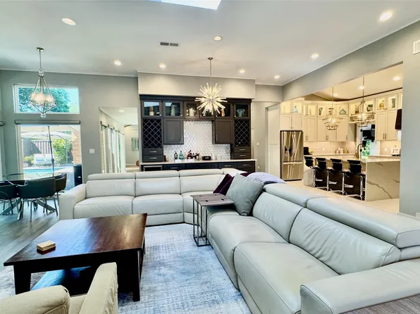 5801 Gallant Fox Ln, Plano, TX 75093