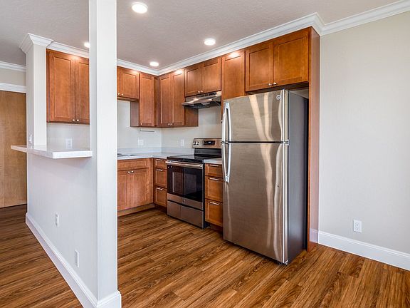 2nd image of 174 20th Ave #105