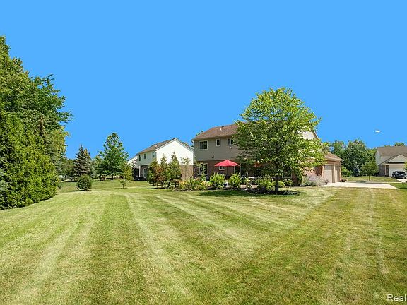 5th image of 45310 Brookview Dr #9