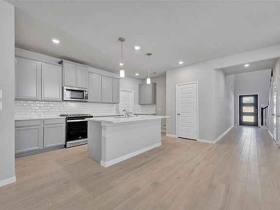 2nd image of 420 Sunrise Rnch