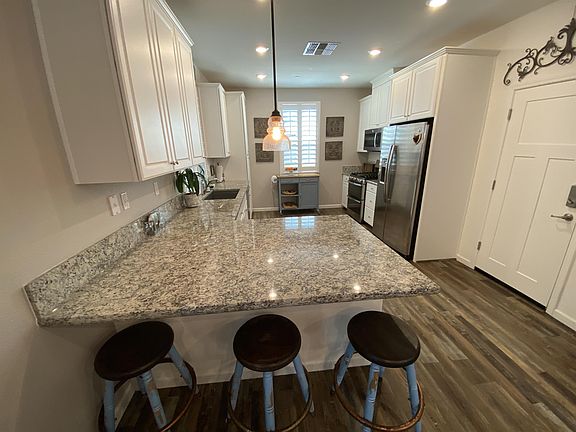 3rd image of 4008 Montcalm Pl
