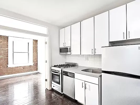 Rented by Compass | media 129