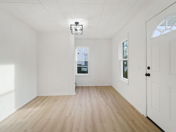 3rd image of 169 Ackley Ave