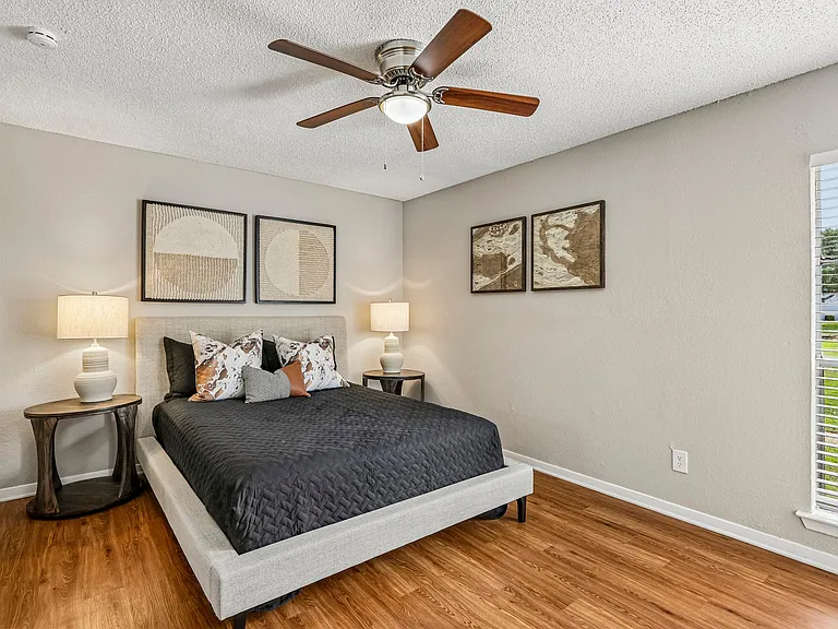 Heritage Hill Apartments — Photo 12