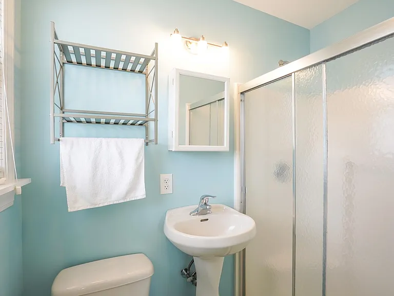 1248 Bay Ave — Photo 31