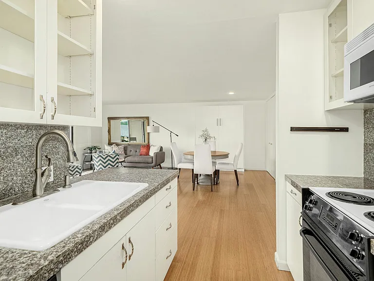 6333 Lake Washington Blvd NE #307 — Photo 7