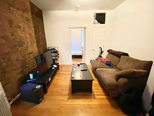 Rented by J PRESTON AND ASSOCIATES INC | media 16