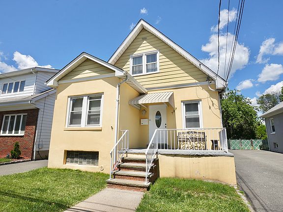 3rd image of 127 Brighton Ave #1