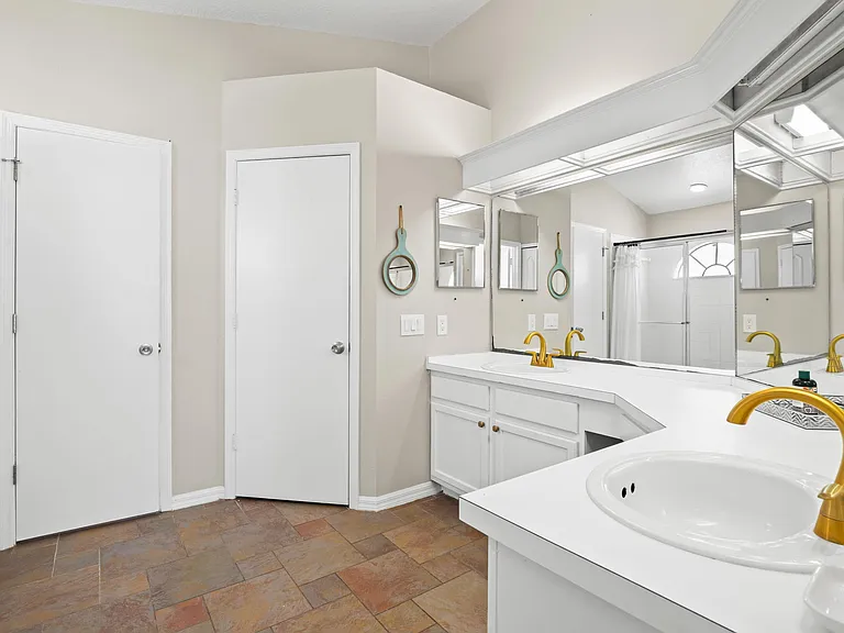18102 Leafwood Cir — Photo 16
