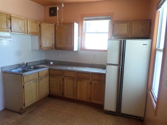 2nd image of 2724 N Mont Clare Ave
