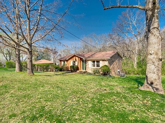 2nd image of 520 Holt Valley Rd