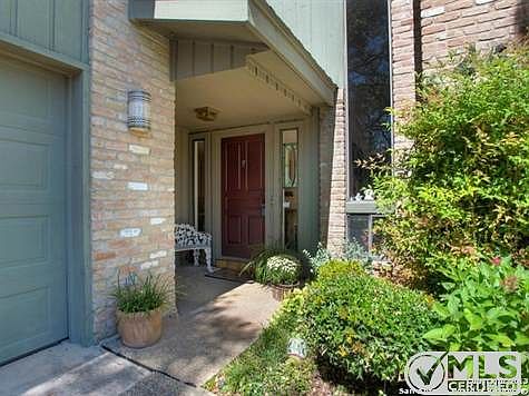 2nd image of 2647 Country Square St