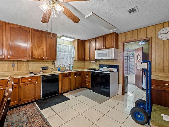 4th image of 4604 Munson St