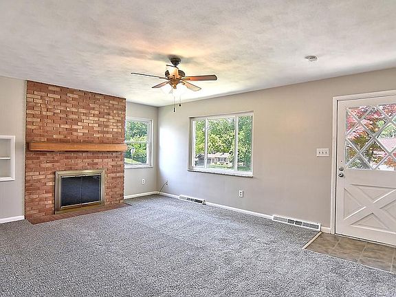 5th image of 206 Waldorf Dr