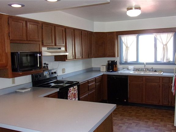 3rd image of 40 Fair St