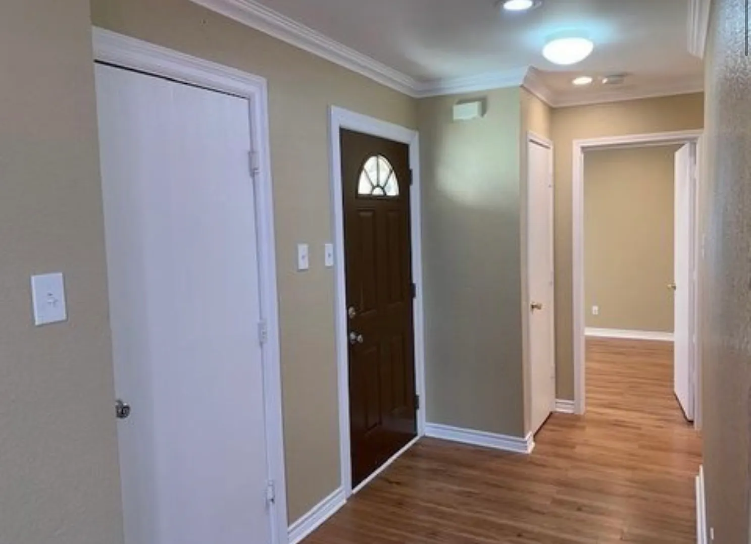 3 bed, 1268 sqft, $2,000 — Photo 2