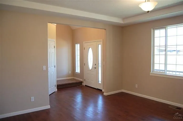 2642 Newton St — Photo 2