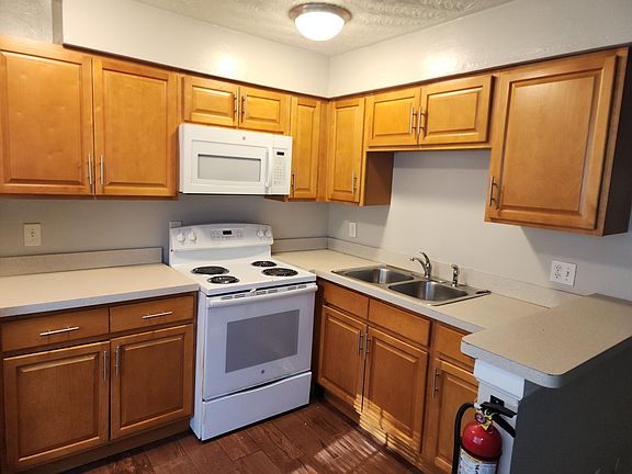 2nd image of 9612 18th Bay St Unit 5