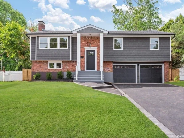 20 Pebble Place, Commack, NY 11725