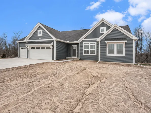 8275 McArthur Ave, Belding, MI 48809
