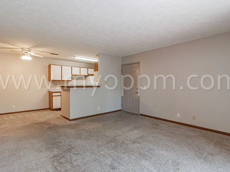 8003 S 48th St — Photo 3
