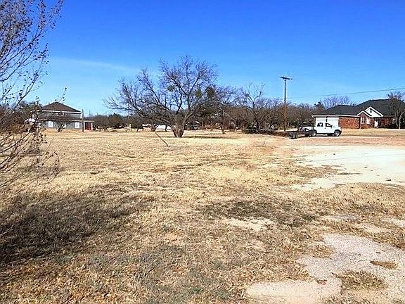 4th image of 2418 Lincoln Dr