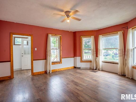4th image of 308 W Fremont St