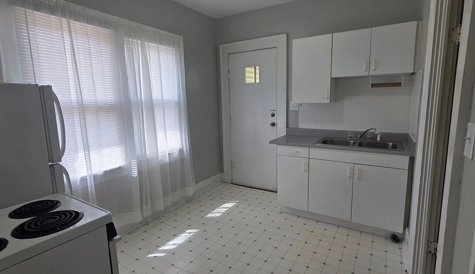 414 Wheeler Ave Apt D — Photo 2