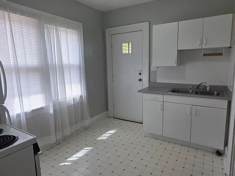 414 Wheeler Ave — Photo 2
