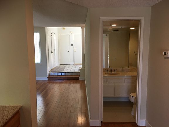 5th image of 4771 E Fairfield St