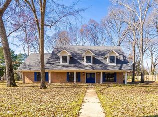 2201 Melissa Dr, Palestine, TX 75803