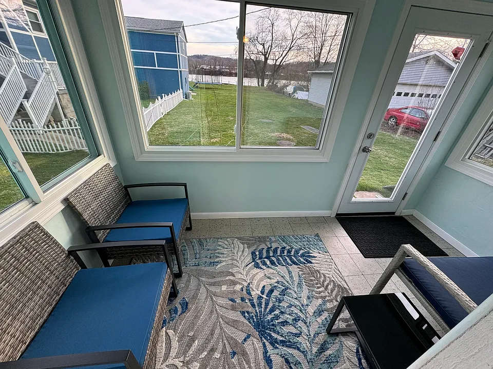 233 Dawson Ave #1