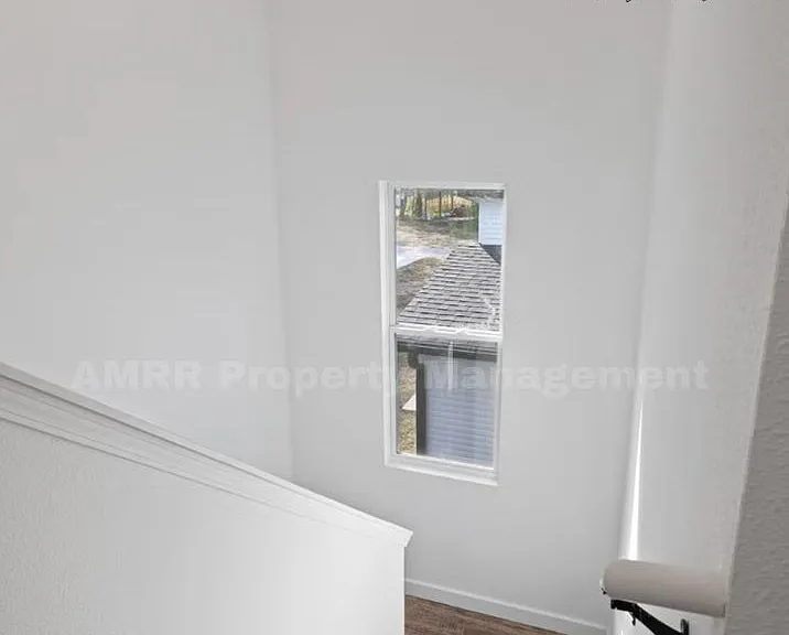 1020 States Ave — Photo 11
