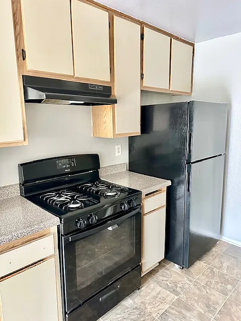 374 Shults Street — Photo 2