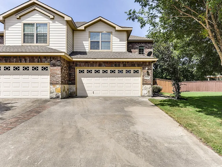1443 Ravenwood Dr — Photo 24