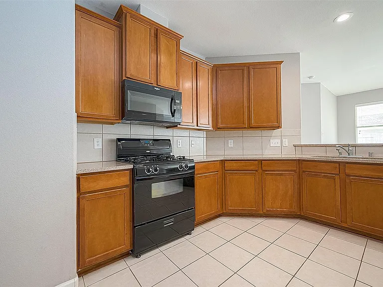 5203 Heatherdawn Ct — Photo 9