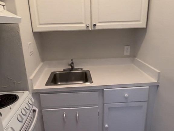 2nd image of 135 8th Ave NE APT 5