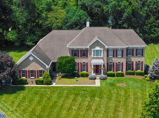 3 Waterford Ct, Flemington, NJ 08822