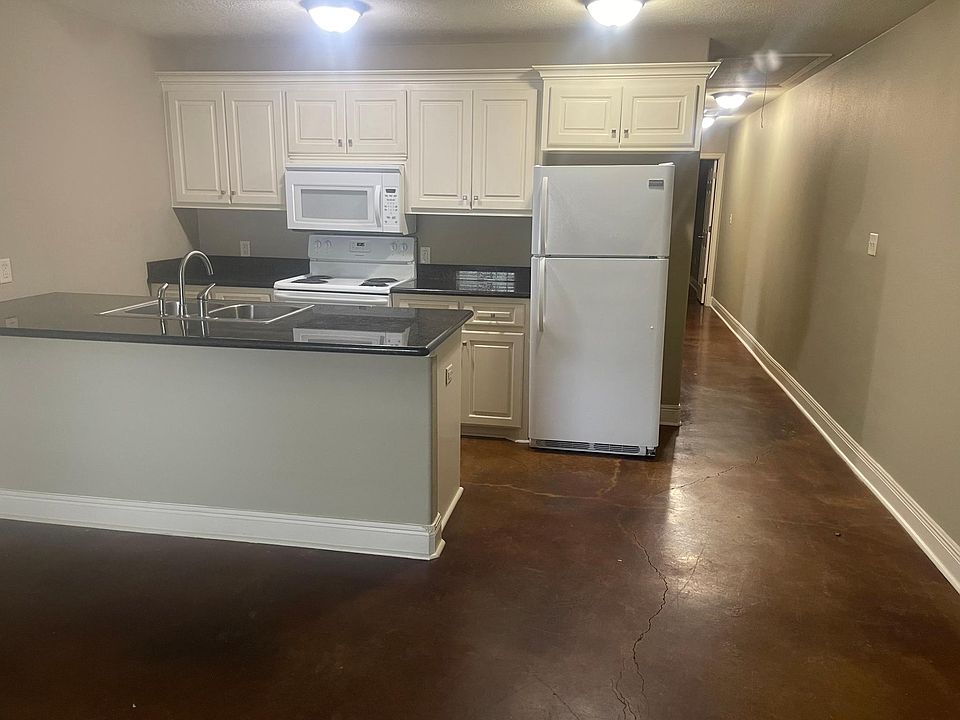 1st image of 809 Live Oak St Unit B