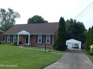 9102 Pine Lake Dr, Louisville, KY 40220