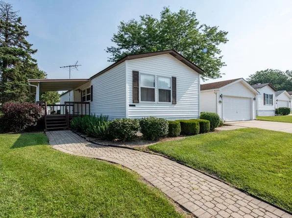 3188 Patricia Ln, Park City, IL 60085